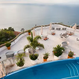 Resort Grand Miramar Luxury Suites&residences